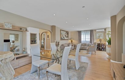 Resale - House - Detached Villa - Estepona - Estepona Centro