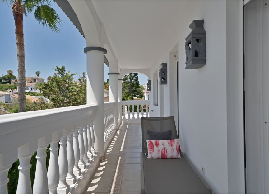 Resale - House - Detached Villa - Estepona - Estepona Centro