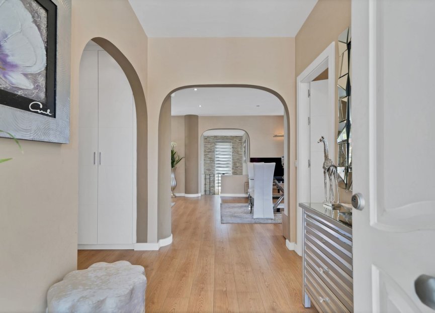 Resale - House - Detached Villa - Estepona - Estepona Centro