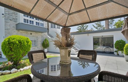 Resale - House - Detached Villa - Estepona - Estepona Centro