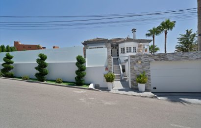 Resale - House - Detached Villa - Estepona - Estepona Centro