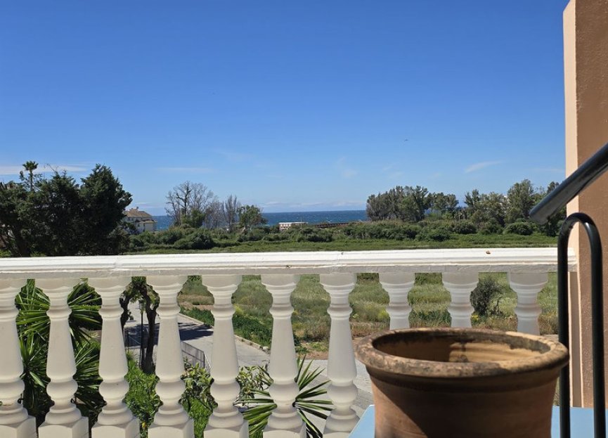 Resale - Apartment - Penthouse - Estepona - Estepona Centro