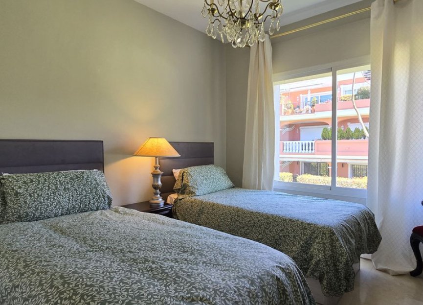 Resale - Apartment - Penthouse - Estepona - Estepona Centro