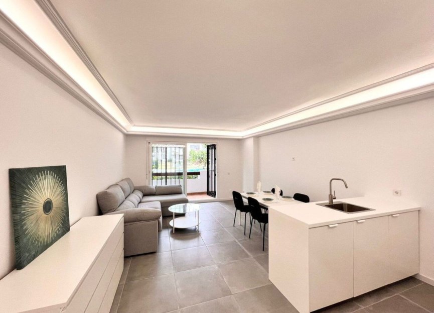 Resale - Ground floor apartment - Estepona - Costalita