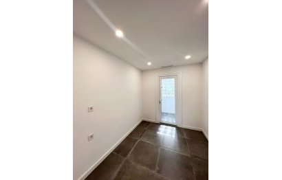 Resale - Ground floor apartment - Estepona - Costalita