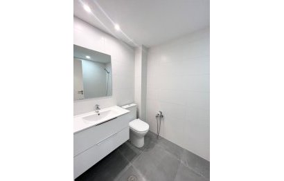 Resale - Ground floor apartment - Estepona - Costalita