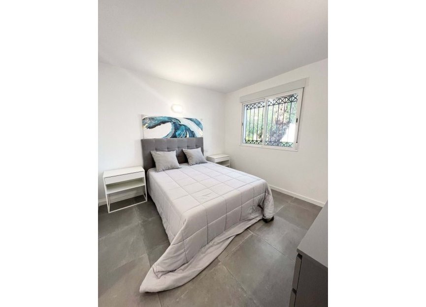 Resale - Ground floor apartment - Estepona - Costalita