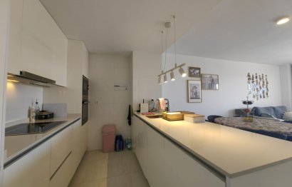 Resale - Apartment - Middle Floor Apartment - Estepona - Estepona Centro