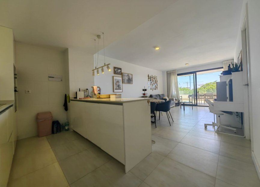 Resale - Apartment - Middle Floor Apartment - Estepona - Estepona Centro