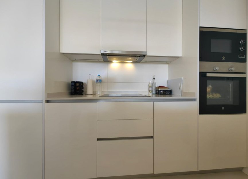 Resale - Apartment - Middle Floor Apartment - Estepona - Estepona Centro