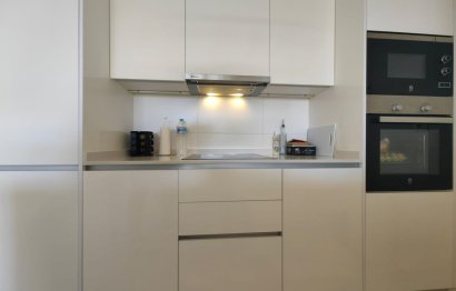 Resale - Apartment - Middle Floor Apartment - Estepona - Estepona Centro