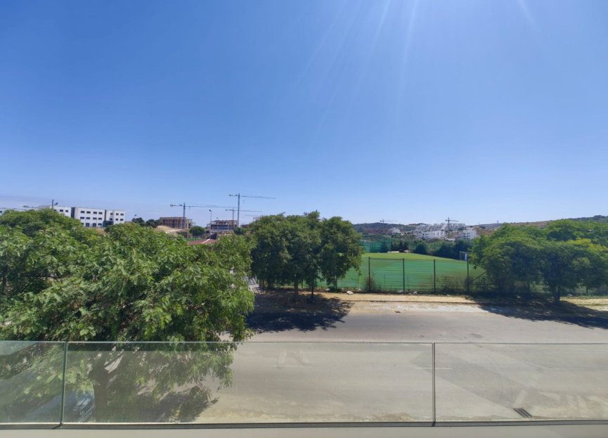 Resale - Apartment - Middle Floor Apartment - Estepona - Estepona Centro