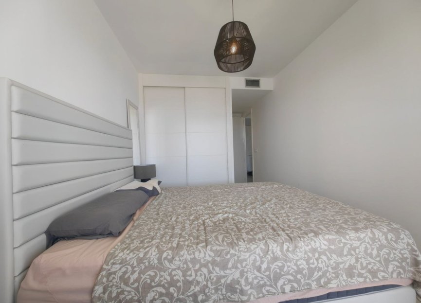 Resale - Apartment - Middle Floor Apartment - Estepona - Estepona Centro