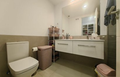 Resale - Apartment - Middle Floor Apartment - Estepona - Estepona Centro