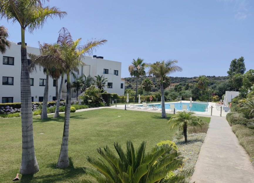 Resale - Apartment - Middle Floor Apartment - Estepona - Estepona Centro