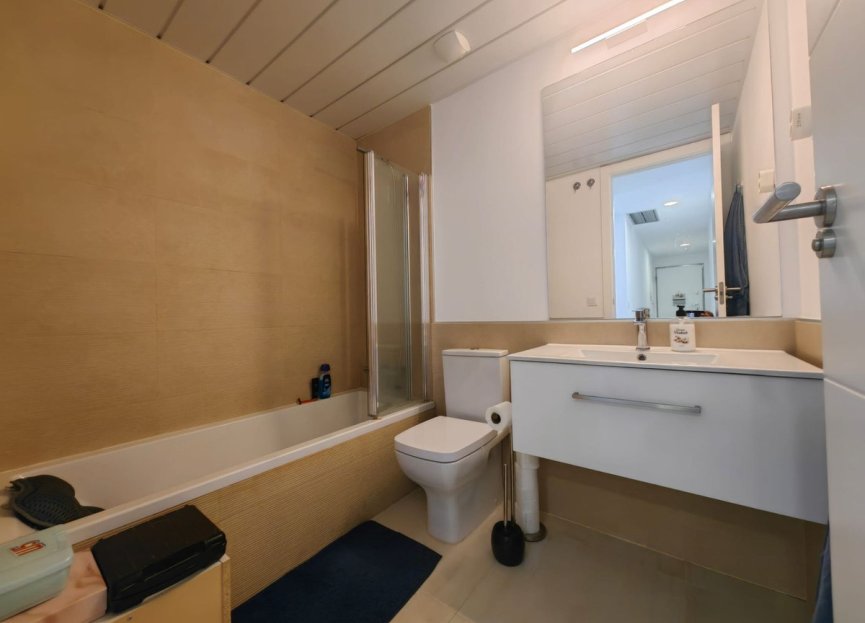 Resale - Apartment - Middle Floor Apartment - Estepona - Estepona Centro