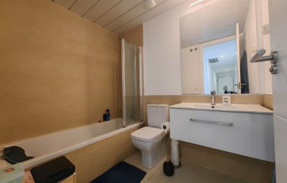 Resale - Apartment - Middle Floor Apartment - Estepona - Estepona Centro