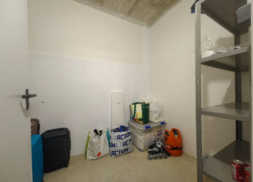 Resale - Apartment - Middle Floor Apartment - Estepona - Estepona Centro