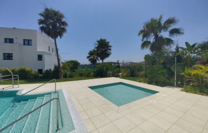 Resale - Apartment - Middle Floor Apartment - Estepona - Estepona Centro