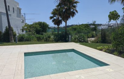 Resale - Apartment - Middle Floor Apartment - Estepona - Estepona Centro