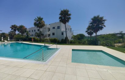 Resale - Apartment - Middle Floor Apartment - Estepona - Estepona Centro