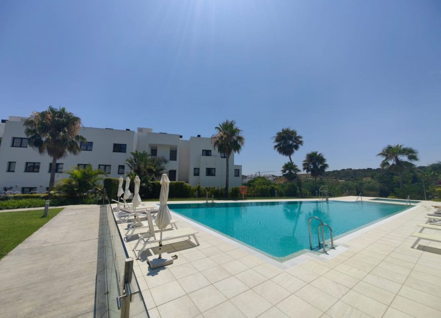 Resale - Apartment - Middle Floor Apartment - Estepona - Estepona Centro