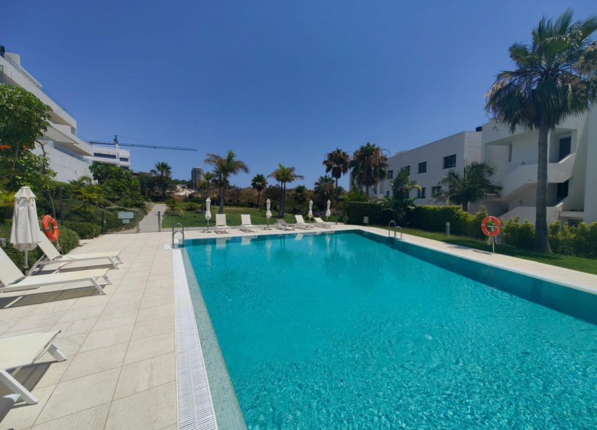 Resale - Apartment - Middle Floor Apartment - Estepona - Estepona Centro