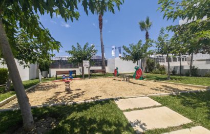 Resale - Apartment - Middle Floor Apartment - Estepona - Estepona Centro