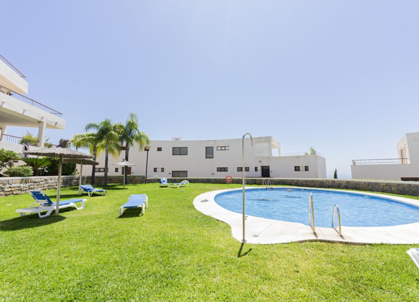 Resale - Apartment - Duplex - Marbella - Altos de los Monteros
