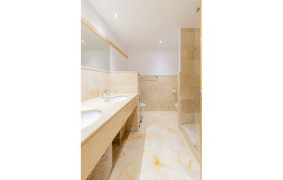 Resale - Apartment - Duplex - Marbella - Altos de los Monteros