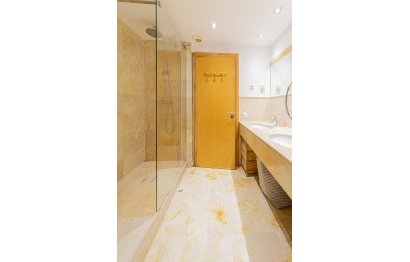 Resale - Apartment - Duplex - Marbella - Altos de los Monteros