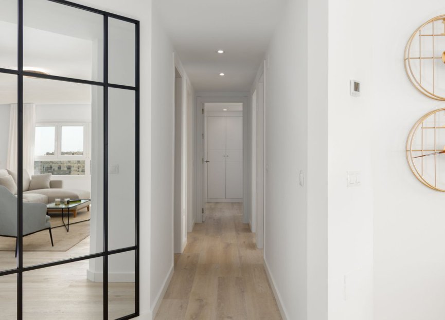 Resale - Apartment - Top Floor Apartment - Marbella - Nueva Andalucia