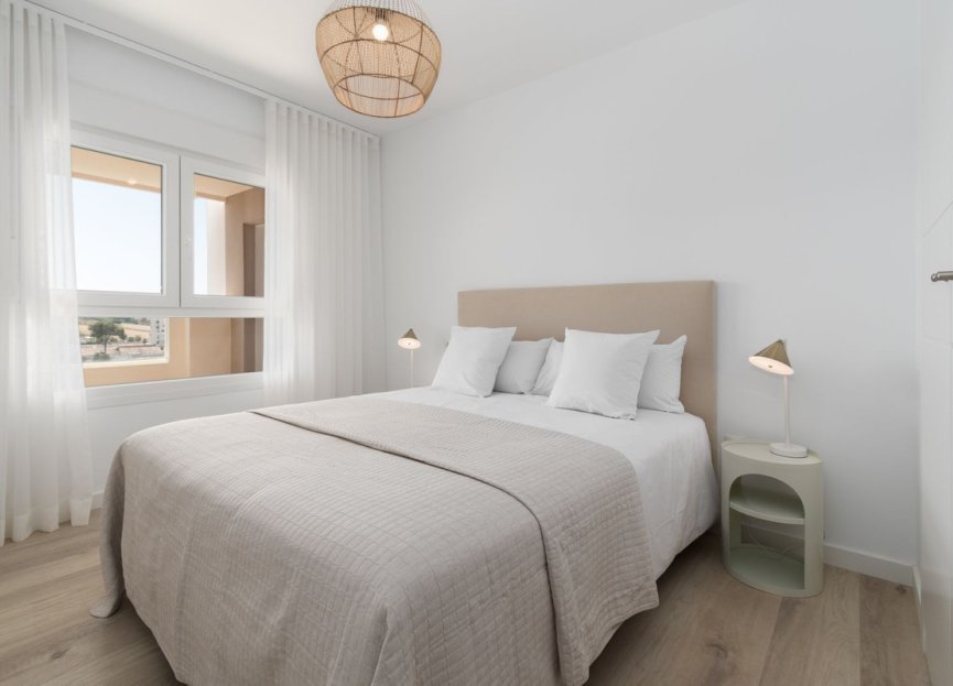 Resale - Apartment - Top Floor Apartment - Marbella - Nueva Andalucia