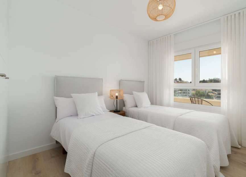 Resale - Apartment - Top Floor Apartment - Marbella - Nueva Andalucia