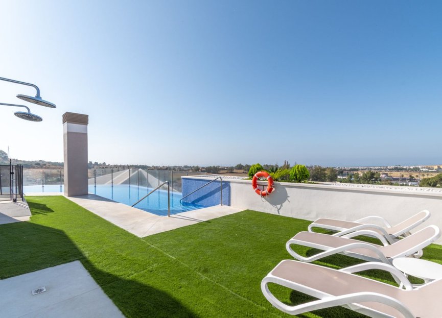 Resale - Apartment - Top Floor Apartment - Marbella - Nueva Andalucia