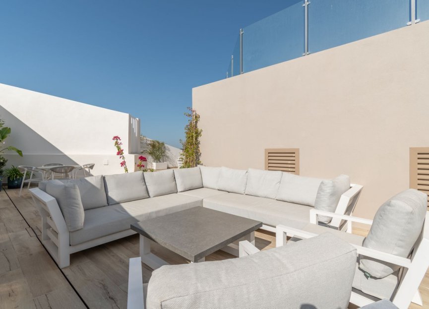 Resale - Apartment - Top Floor Apartment - Marbella - Nueva Andalucia