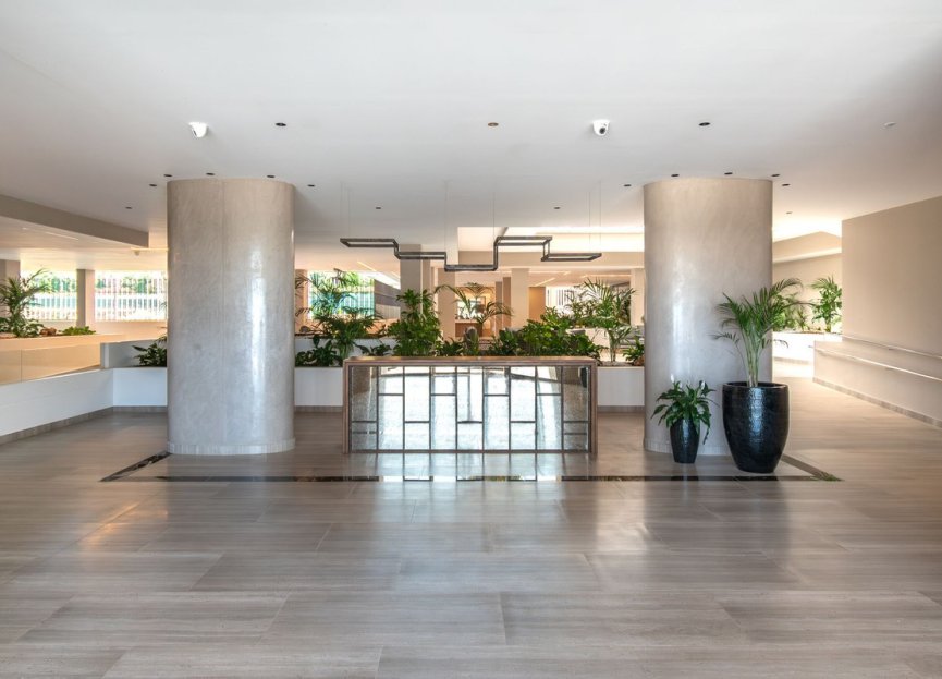 Resale - Apartment - Top Floor Apartment - Marbella - Nueva Andalucia