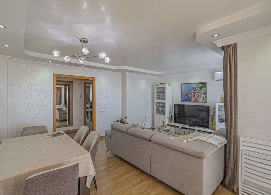 Resale - Apartment - Top Floor Apartment - Estepona - Diana Park