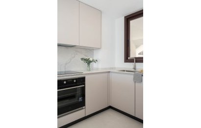 Resale - Apartment - Middle Floor Apartment - Fuengirola - Fuengirola Centro