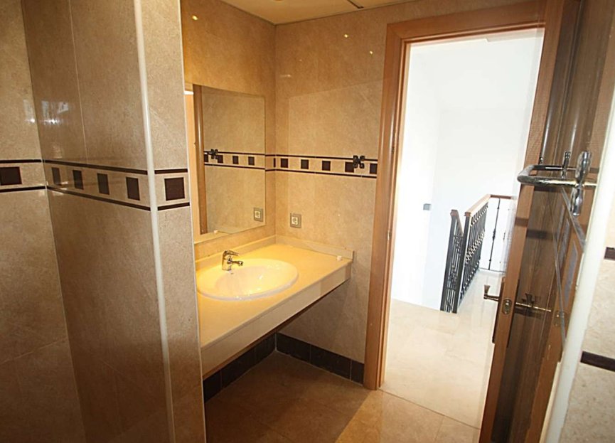 Resale - House - Detached Villa - Benalmádena - Benalmadena Centro