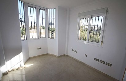 Resale - House - Detached Villa - Benalmádena - Benalmadena Centro