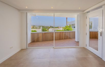 Resale - Apartment - Middle Floor Apartment - Marbella - Nueva Andalucia