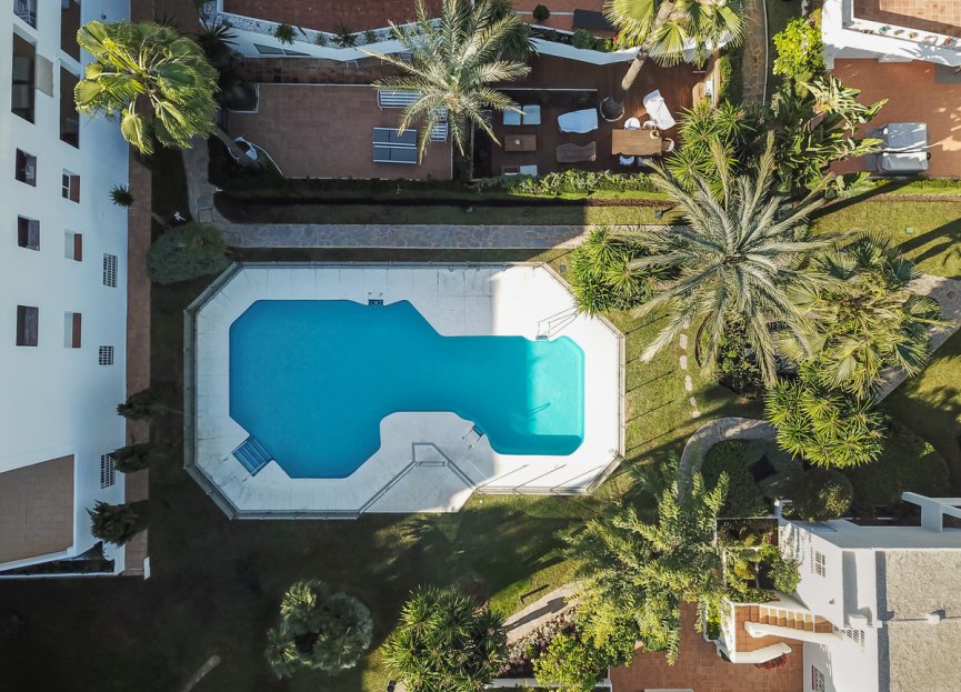 Resale - Apartment - Middle Floor Apartment - Marbella - Nueva Andalucia