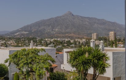 Resale - Apartment - Middle Floor Apartment - Marbella - Nueva Andalucia