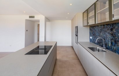 Resale - Apartment - Middle Floor Apartment - Marbella - Nueva Andalucia