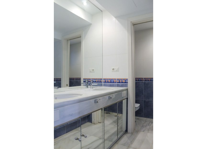 Resale - Apartment - Penthouse - Marbella - Puerto Banús