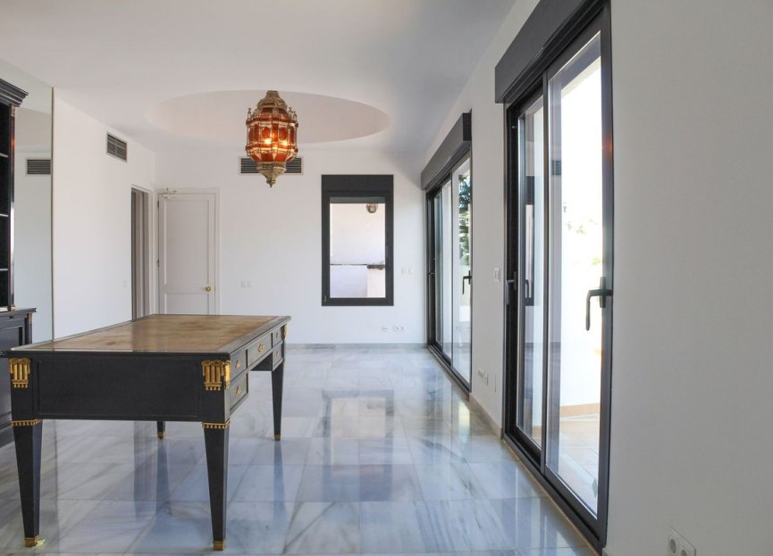 Resale - Apartment - Penthouse - Marbella - Puerto Banús