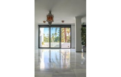 Resale - Apartment - Penthouse - Marbella - Puerto Banús