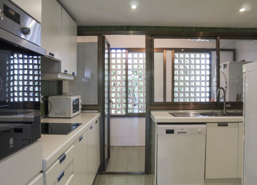 Resale - Apartment - Penthouse - Marbella - Puerto Banús