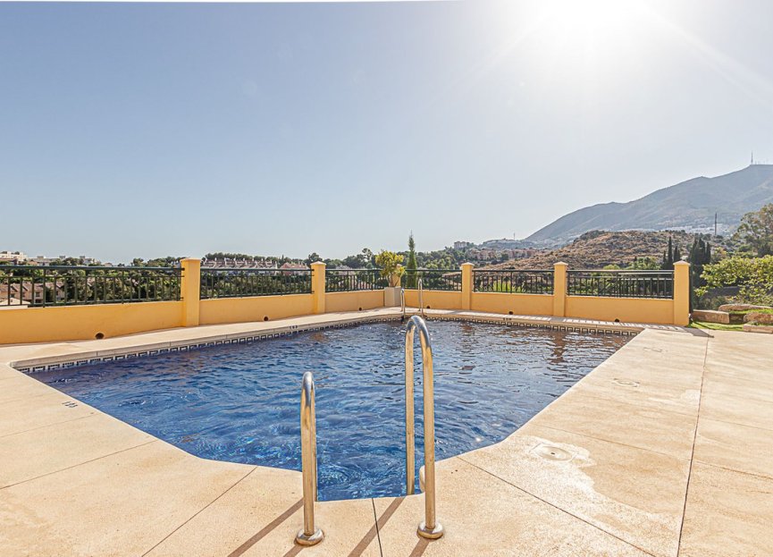 Resale - Apartment - Middle Floor Apartment - Benalmádena - Benalmadena Centro